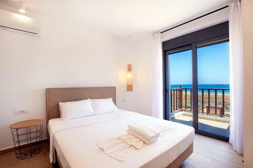 Cato Agro 5, Seafront Villa With Private Pool