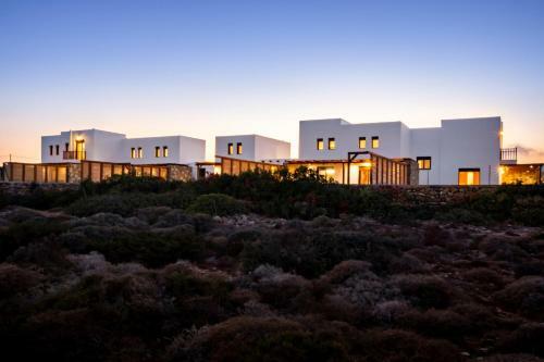 Cato Agro 1, Seafront Villa With Private Pool