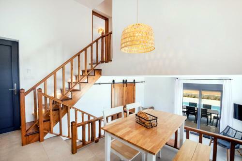 Cato Agro 1, Seafront Villa With Private Pool