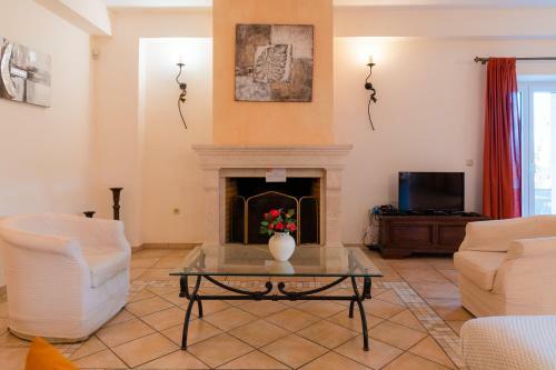 Loadstar Villas