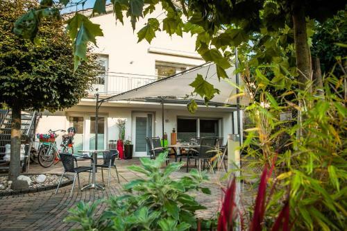 Villa Dragona Dufti-kuss G�stehaus Im Herzen Von Rees