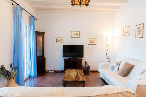 Villa Dimitris - Just 600 Meters Away From The Beach!!!