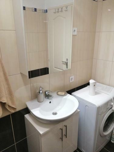 Bogl�rka Apartman