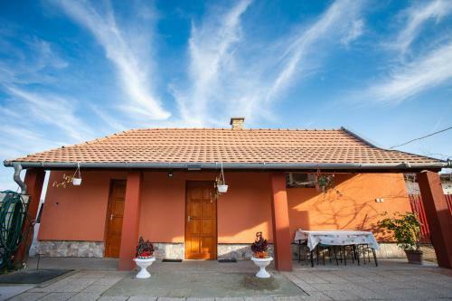 Tip-top Apartman H�z