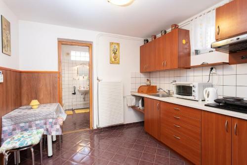Tip-top Apartman H�z