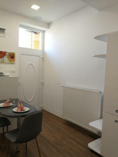 Class Apartment