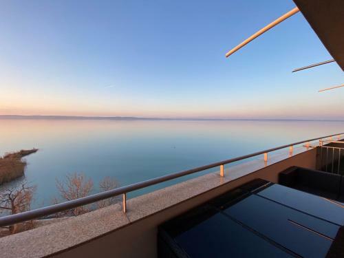 Mf Club 218 Golden Beach Wellness Apartment