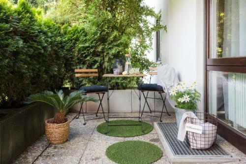 Apartamento Holiday Appartement �achalm� Mit Sonnenterrasse