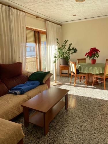 Rooms Apartment With Coffee Machine - Jacuzzi - Garden And Bbq Zone