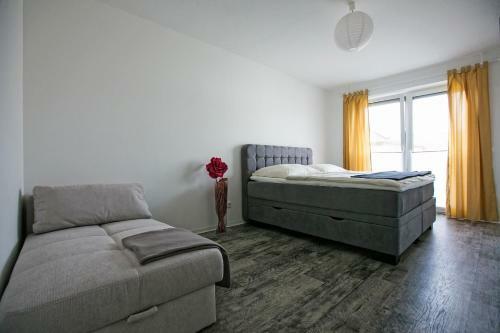 Apartment By Janzen E