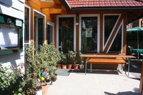 Hostal Cafe & Pension Carmen