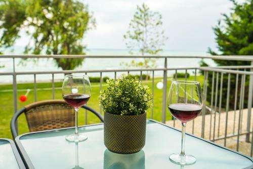 Siesta Sziget - Panor�m�s Balatonparti Apartmanok