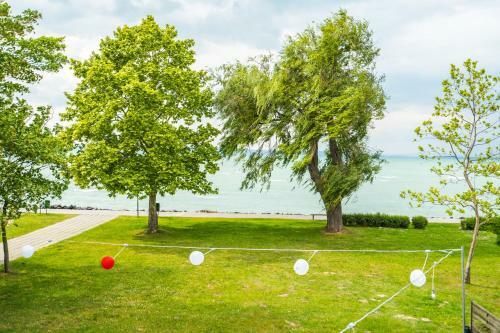 Siesta Sziget - Panor�m�s Balatonparti Apartmanok