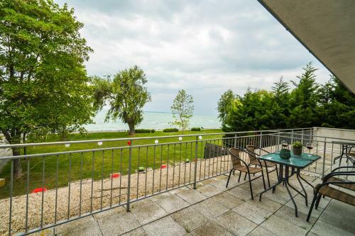 Siesta Sziget - Panor�m�s Balatonparti Apartmanok