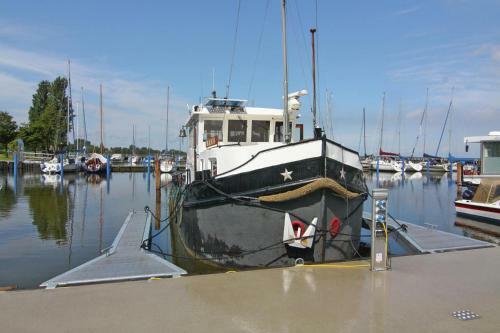 Houseboat Holl�ndischer Schlepper, Ribnitz-damgarten