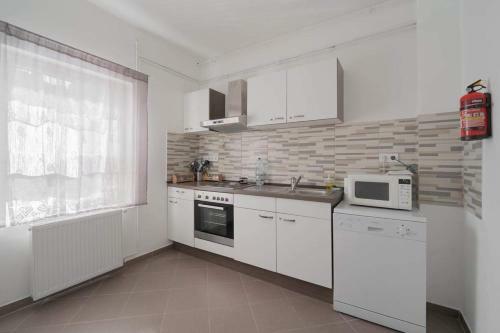 D�zsa Apartman