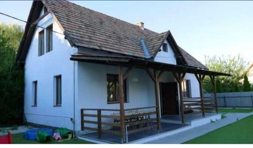 D�zsa Apartman