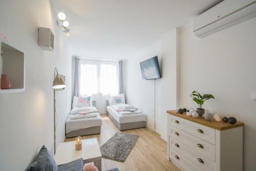 Mf Silverhome 402 Apartment