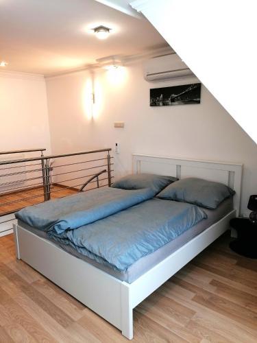 Apartamento K�k Zsir�f