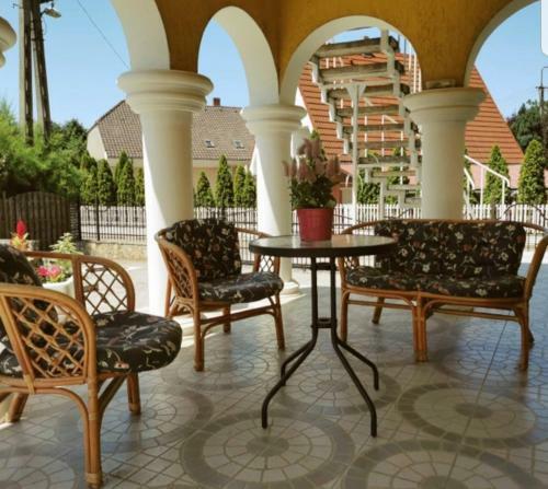 Miranda Apartmanh�z