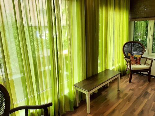 Apartamento Charming Holiday Home In Roes With A Balcony