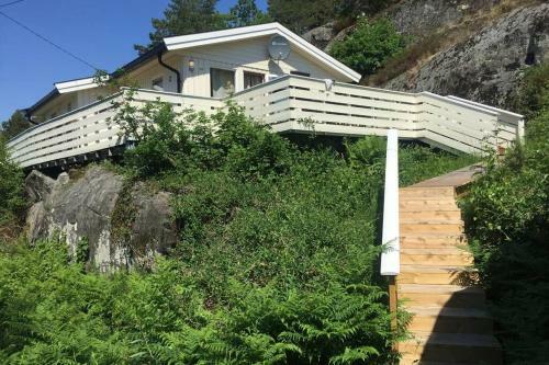 Villa B�r�y, West Facing Cottage 2, Terrace, 7 Beds, Boat