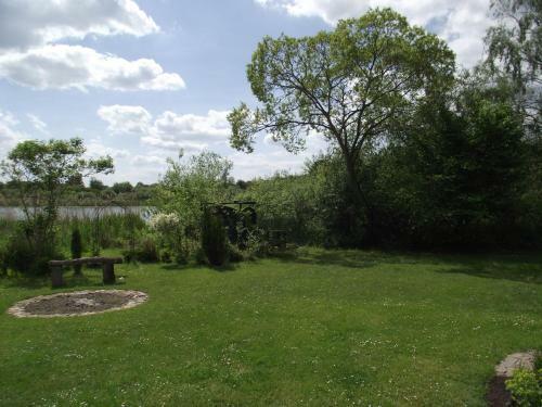 Ferienhaus Auf Gro�em Wassergrundst�ck Mit Kamin