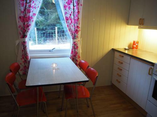 Lodge Byn�r Hytte Med Utsikt Og Uteplass