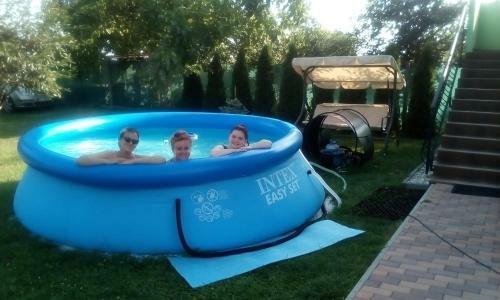 Chatky A Apartm�ny Pod Star�m Orechom - Camp