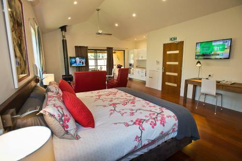 Lodge Witches Falls Cottages