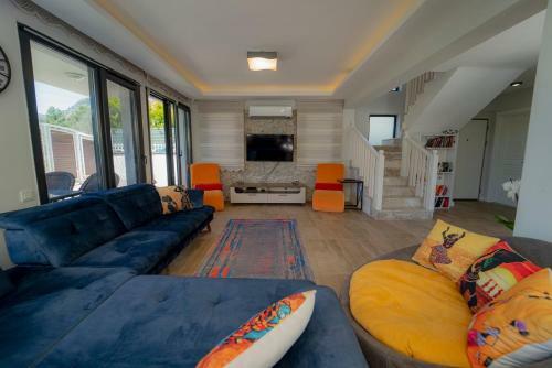 3 Bedroom Triplex Villa