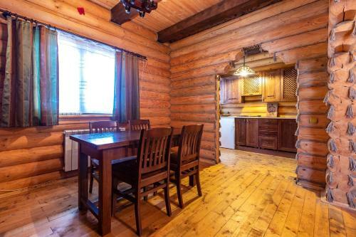 Mayak Chalet Resort Mykulychyn