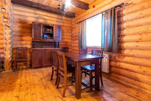 Mayak Chalet Resort Mykulychyn