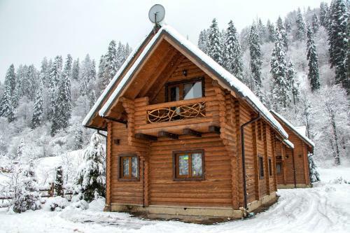 Mayak Chalet Resort Mykulychyn
