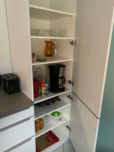 Modernes Haus Auf Gro�em Grundst�ck Im Gr�nen