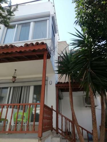 Denize Kenarinda Konforlu Villa