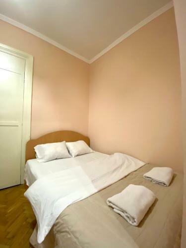 Apartment On Zaliznychna Street