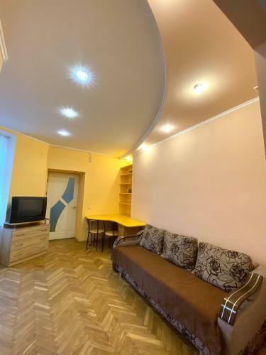 Apartment On Zaliznychna Street
