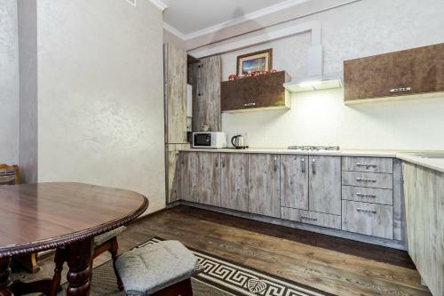 Akademika Hnatyuka Apartment