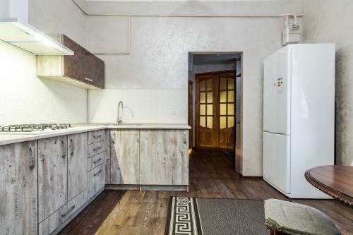 Akademika Hnatyuka Apartment