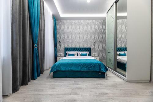 Rynok Square City Center Two Bedroom Apartment!