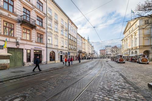 Rynok Square City Center Two Bedroom Apartment!