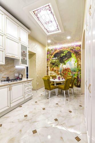 Rynok Square City Center Two Bedroom Apartment!