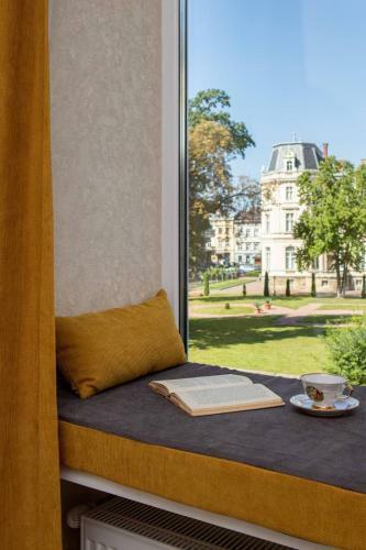 Rynok Square City Center Two Bedroom Apartment!