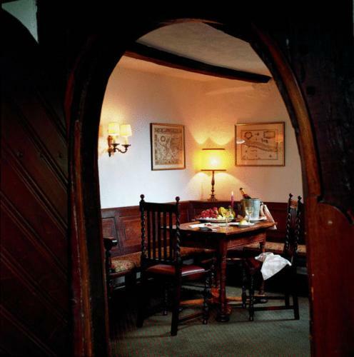 Hotel Und Restaurant Burg Schnellenberg