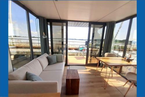 Hausboot Aava