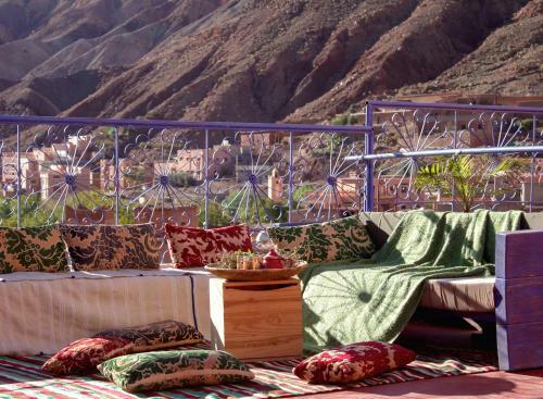 Hostal Monkey Fingers By Fatima Mellal