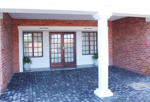 Hostal Aha Guest House