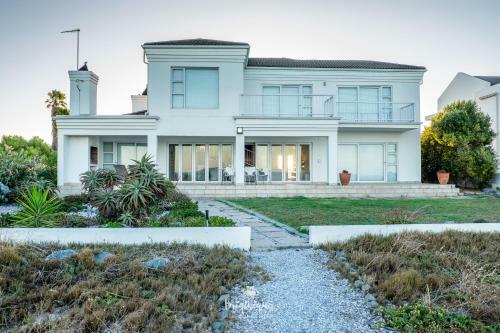 Bluecrest Villa