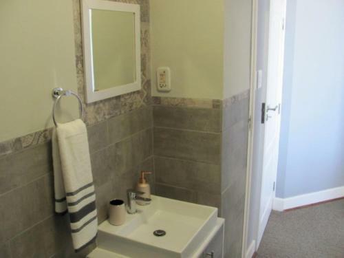 Aquabliss Beachfront Apartment - Fully Equipped - Spectacular Sea View